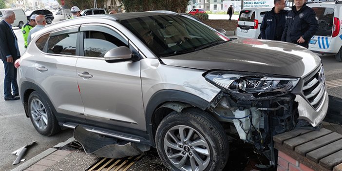 Trabzon plakalı araç Samsun'da kaza yaptı