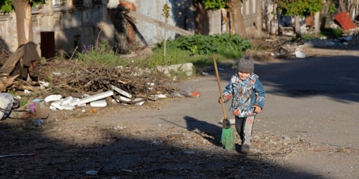 Ukrayna: Rusya'nın saldırılarında 225 çocuk öldü