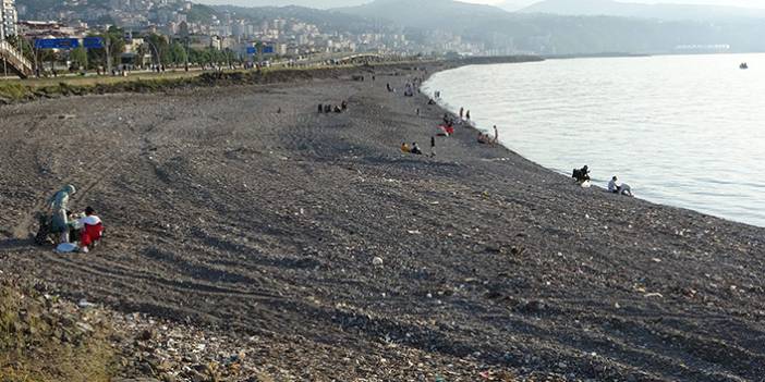 Trabzon'da sahil 40 yıl önceye döndü! Vatandaşlar akın etti