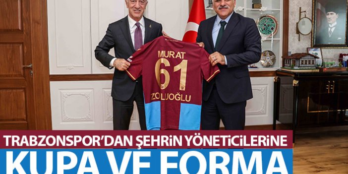 Trabzonspor şehrin yöneticilerine kupalarını verdi