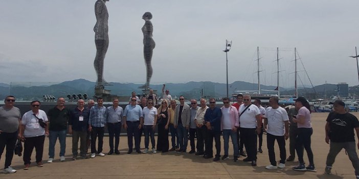 Artvin'e gelen ziyaretçiler Batum'da da ziyaretlerde bulundu
