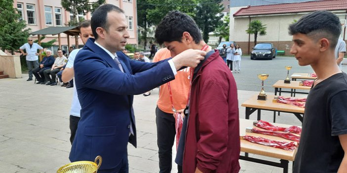 Araklı'da okullar arası spor müsabakaları ödül töreni gerçekleştirildi