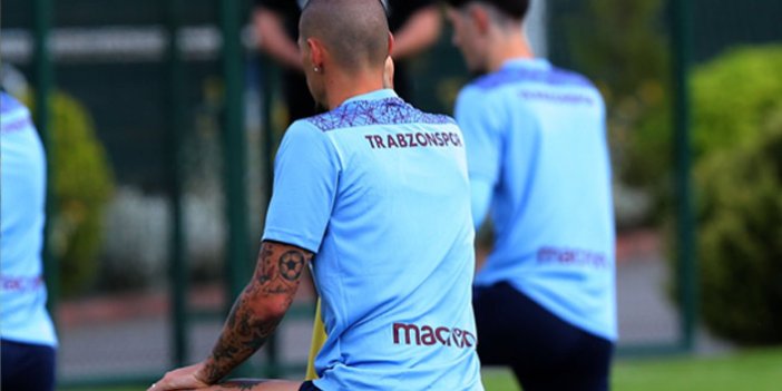 Trabzonspor antrenmanında yeni tişörtler görücüye çıktı