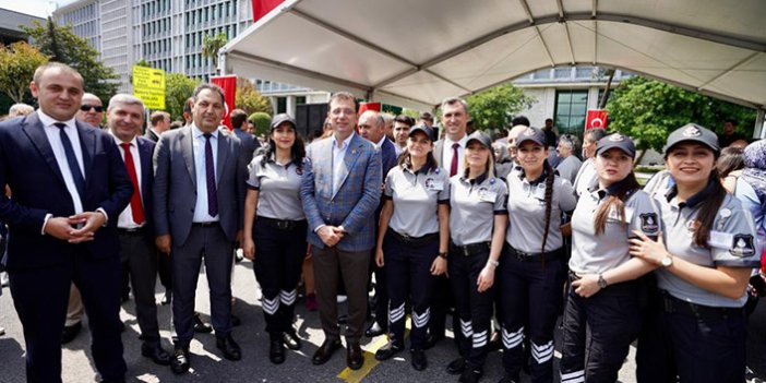 Ekrem İmamoğlu, kurum çalışanlarıyla bayramlaştı
