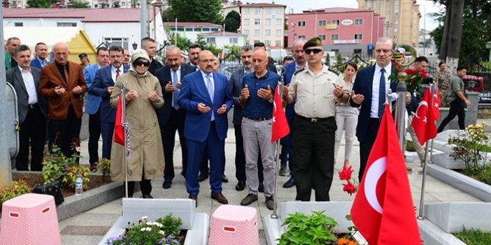 Trabzon'da şehitliklere arife ziyareti