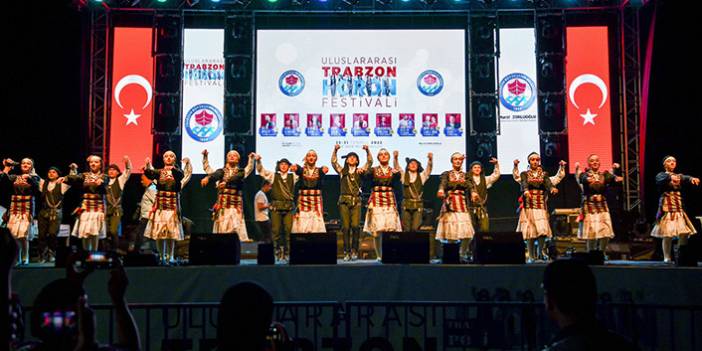 Trabzon'da Horon Festivali sona erdi