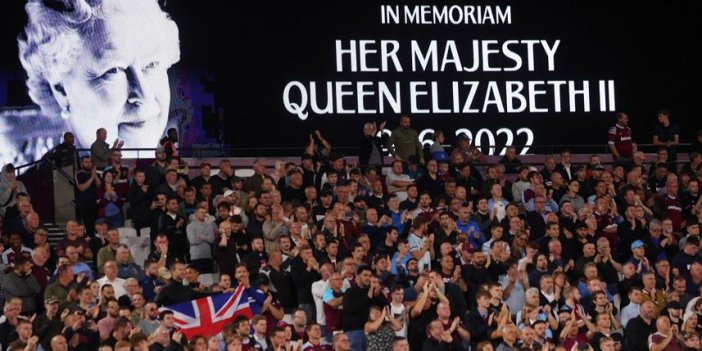 Hayatını kaybeden Kraliçe 2. Elizabeth anısına 1 dakikalık saygı duruşu yapıldı