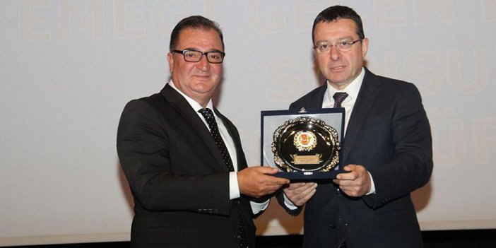 TTB Meclis Başkanı Arslantürk’e ‘Yılın Girişimci İş insanı‘ ödülü verildi