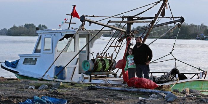 Samsun'da çalınıp batırılan teknelerini onarıp denize açıldılar