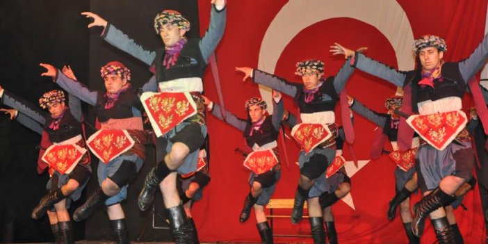 Halk Oyunları Federasyonu Yıldızlar Türkiye Şampiyonası Bayburt'ta başladı