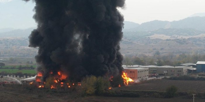 Denizli'de bir fabrikada yangın çıktı