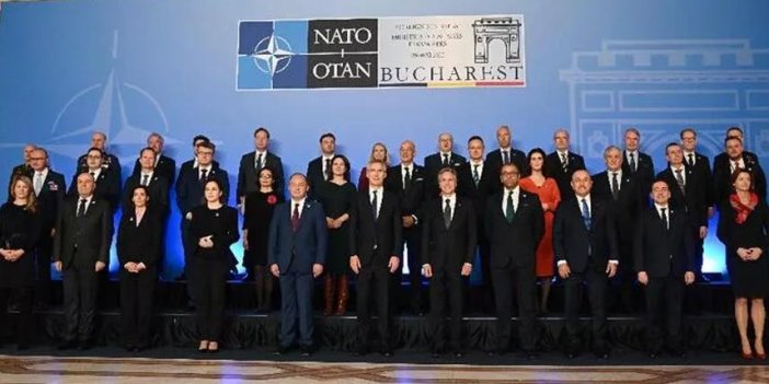 NATO Dışişleri Bakanları aile fotoğrafı çektirdi