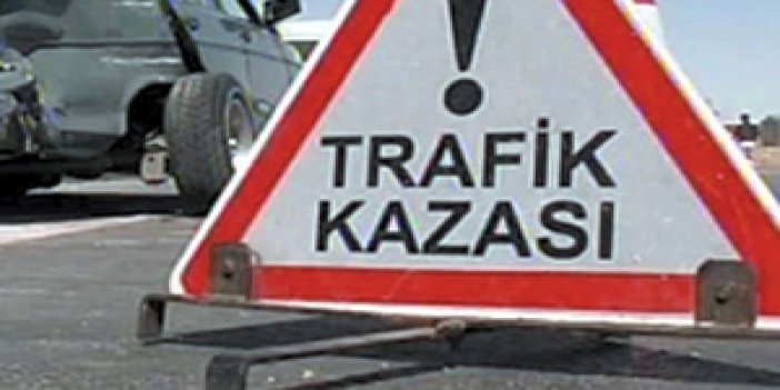 Trabzon'da totomobil Tır'a çarptı