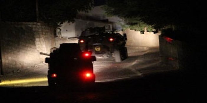 TOMA’ya Saldırı: 2 Polis Yaralı