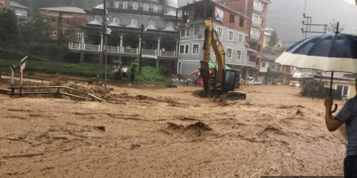 Rize'de yaşanan sel felaketi yaşandı başkan mesaj attı "Batıyoruz"