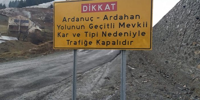 Artvin-Ardanuç-Ardahan karayolu kar nedeniyle ulaşıma kapandı