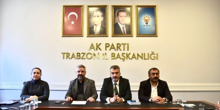 AK Parti Trabzon'da 18 ilçe başkanı ile kritik toplantı