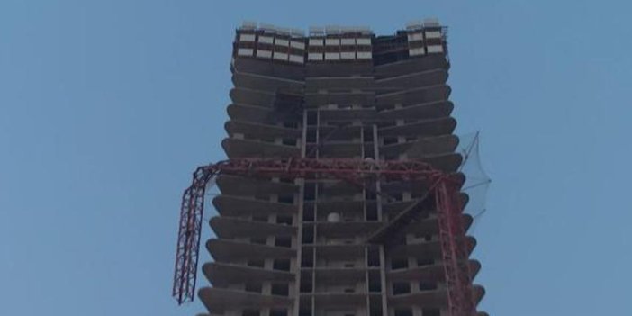 İzmir'de inşaat vincinin devrildiği kazada ölü sayısı 6'ya yükseldi