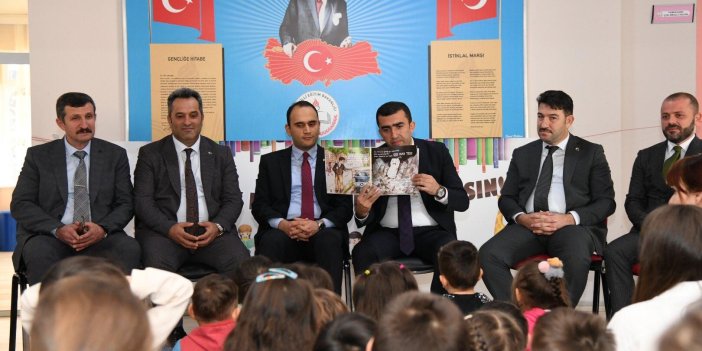 Trabzon'da Okursuz Kütüphane Kalmasın’a miniklerin elleri değdi