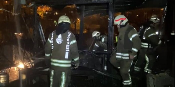 Sultangazi’de gecekondu yangını: 4 kişi dumandan etkilendi