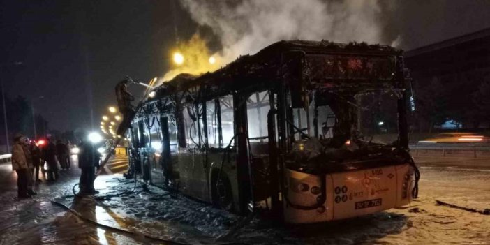 İstanbul'da İETT otobüsünde patlamalar meydana geldi