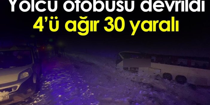 Diyarbakır'da feci kaza! Yolcu otobüsü devrildi!