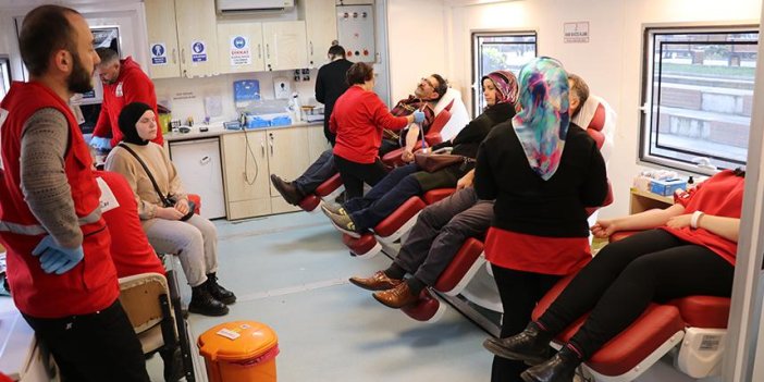 Trabzon'da kan bağışı sürüyor