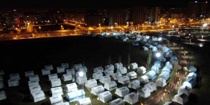 Diyarbakır’da çadır kent gece havadan görüntülendi