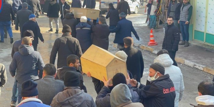 Depremde hayatını kaybeden aile Dursunbey’de toprağa verildi