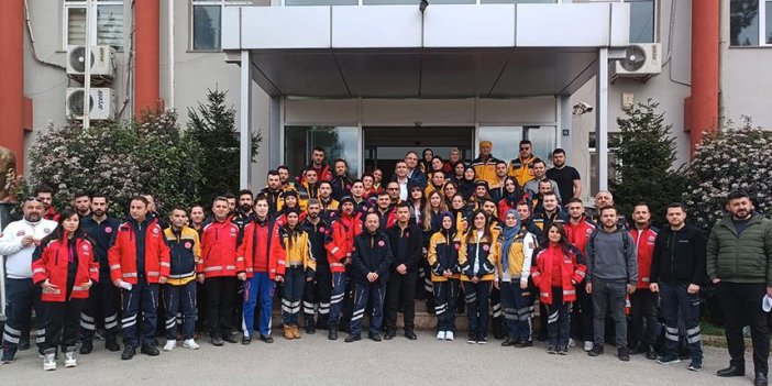 Samsun'dan deprem bölgesine 64 sağlık personeli daha