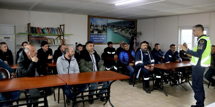Trabzon'da belediye personeline trafik kuralları semineri verildi