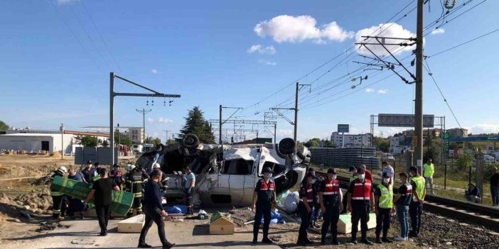 7 kişinin öldüğü hemzemin geçit kazasında karar: Minibüs şoförüne 152 yıl hapis