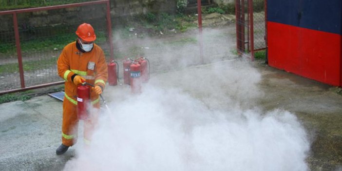Rize'de midyeden yangın söndürücü toz ürettiler