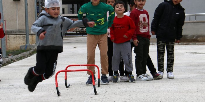 Gümüşhane'de depremzede çocuklar spor etkinlikleriyle moral buluyor