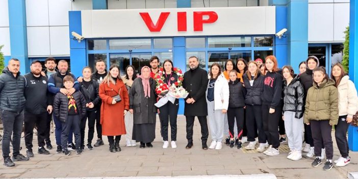 Avrupa üçüncüsü milli sporcu Gültekin Trabzon'a geldi