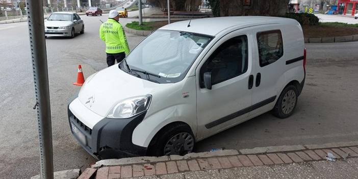Samsun'un Canik ilçesinde trafik kazası! 2 yaralı. 21 Mart 2023