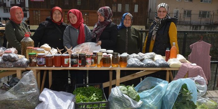 Trabzon'da ÇAYDER Kadın Kooperatifi ürünleri pazarda satılıyor