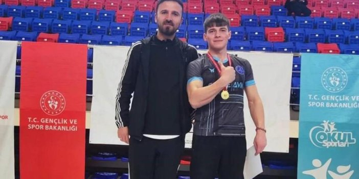 Bayburt'tan Türkiye Bilek Güreşi şampiyonu çıktı