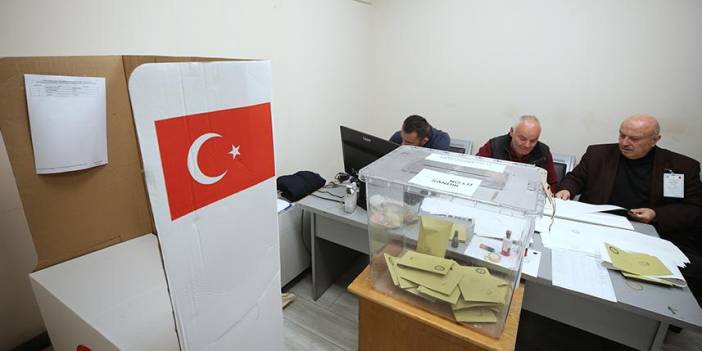Trabzon Havalimanı'nda oy verme işlemleri başladı