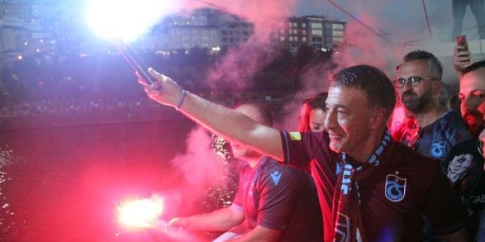 Trabzonspor taraftarlarından meşale şov