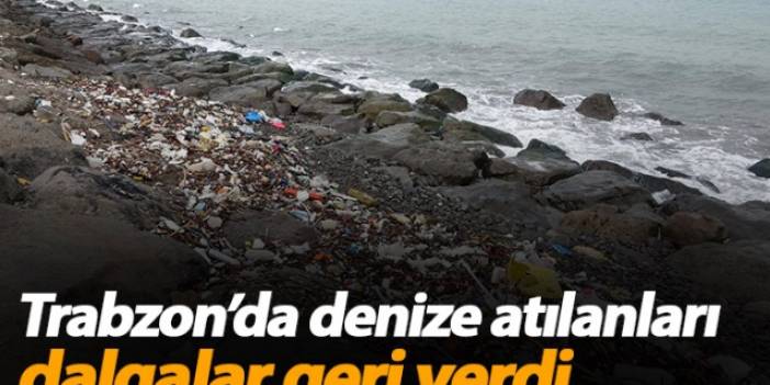 Trabzon'da denize atılanları dalgalar geri verdi