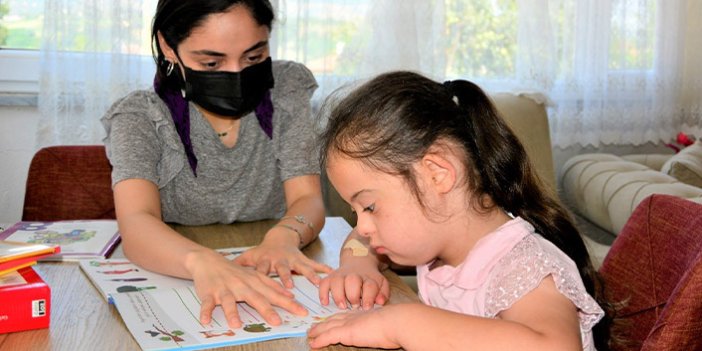 Samsun'da, Down sendromlu çocuklara evde eğitime başlandı