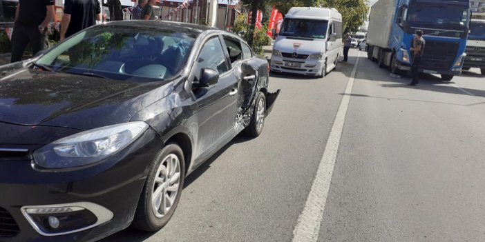 Trabzon'da korkutan kaza! Minibüs ile tırın arasından geçmeye çalıştı