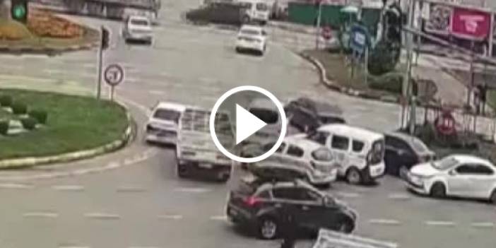Trabzon'a gelirken otomobil çarptı! Havada takla attı. Video Haber