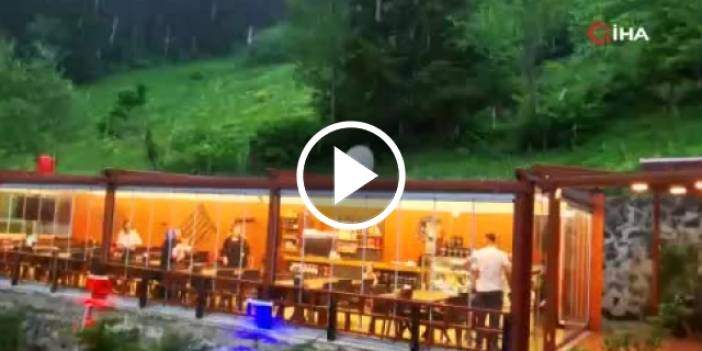 Turizm merkezi Uzungöl'de dolu yağışı etkili oldu. Video Haber