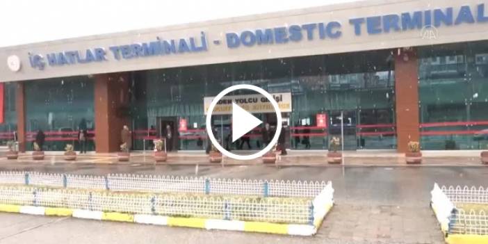 Trabzon Havalimanında Çanakkale Türküsü sürprizi. Video Haber