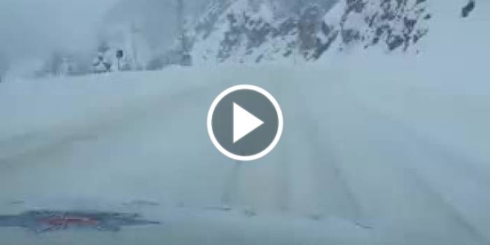 Trabzon'da kar yağışı etkili oluyor! Sürücüler uyarıldı. Video Haber