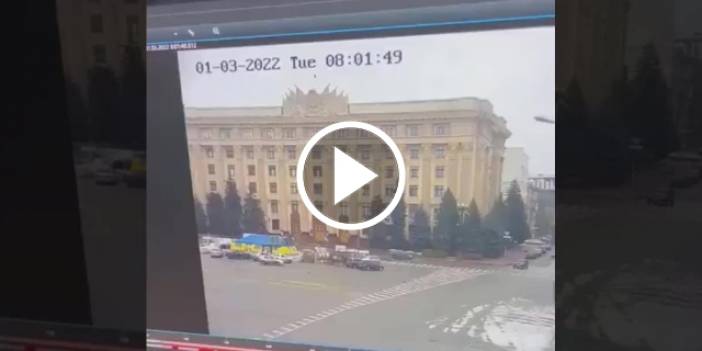 Rusya Harkov belediye binasını böyle vurdu! O anlar kamerada. video haber