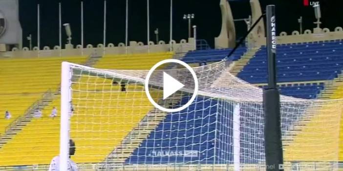 Malili Ousmane Coulibaly maç sırasında kalp krizi geçirdi - Video Haber