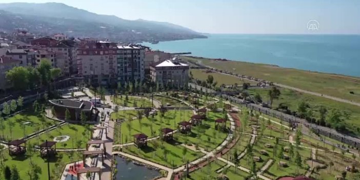 Trabzon'da deniz manzaralı "Millet Bahçesi" vatandaşın beğenisini topladı
